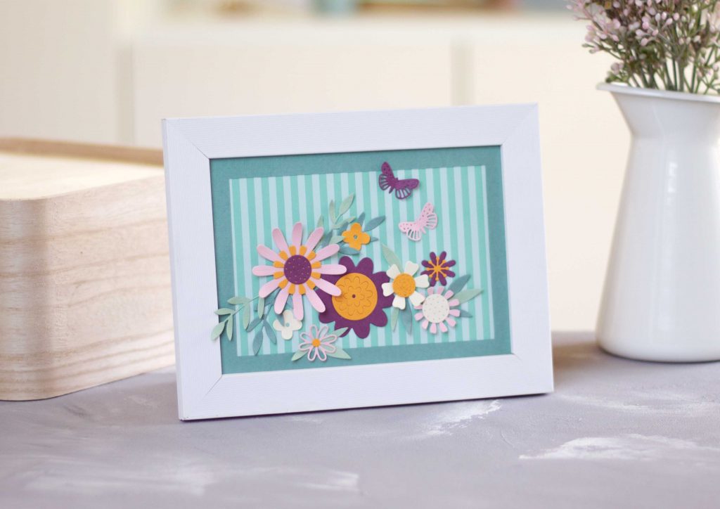 Bold Flora Stanzenset Sizzix Sommerblüten im Rahmen
