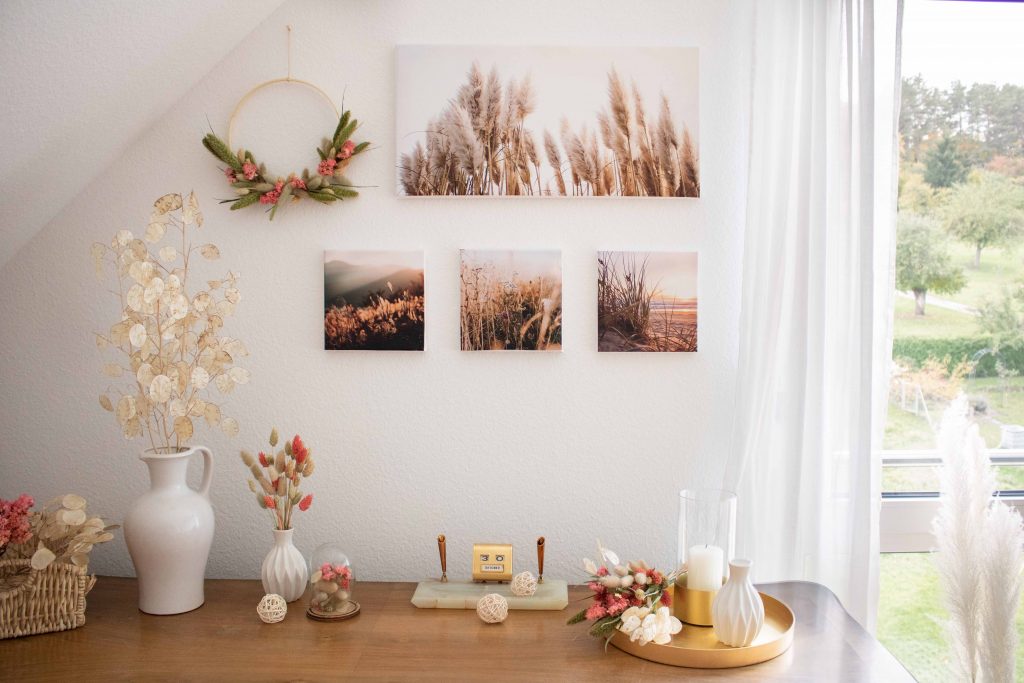 Wohntrend Fotoleinwand Galerie mit Gräsern und Trockenblumen